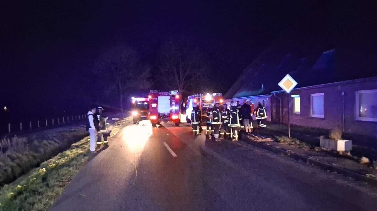 Der Fahrradfahrer konnte sich nach dem Sturz nicht selber aus dem Graben befreien. Foto: Jürgen Lange