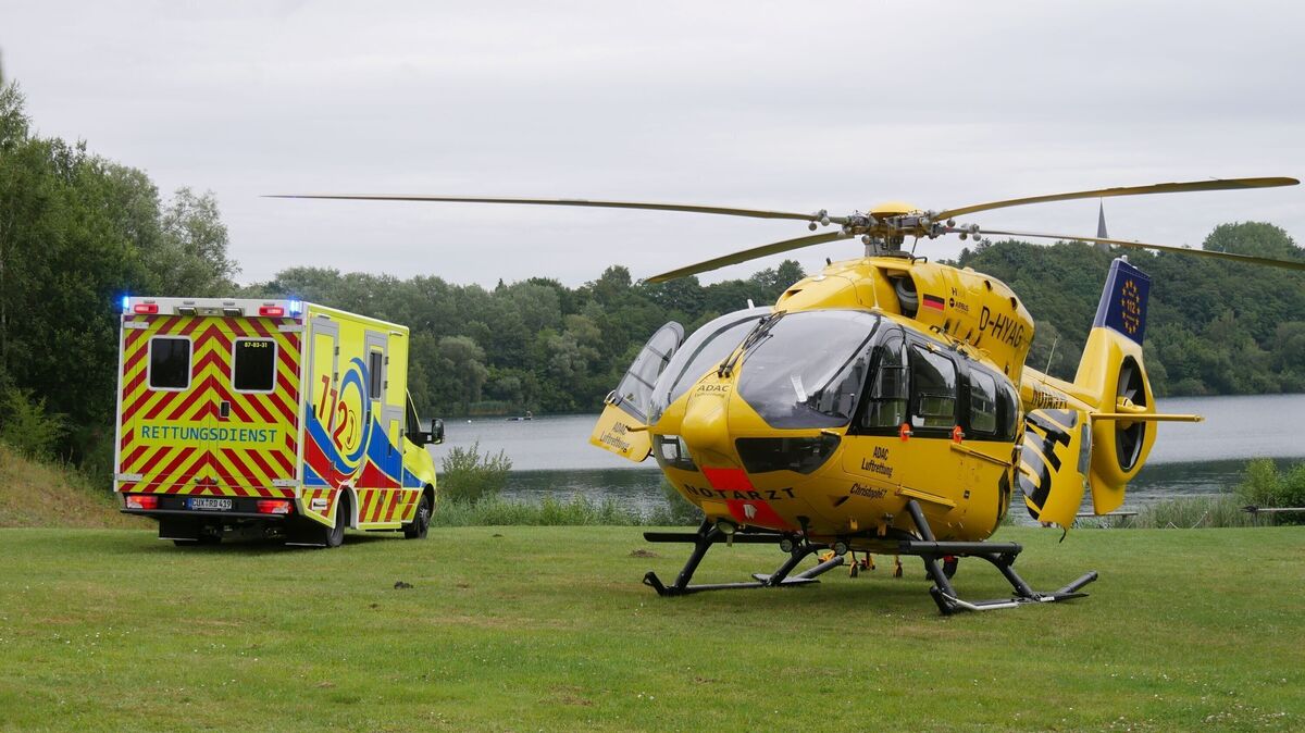 Wenn Rettungswagen und Rettungshubschrauber im Einsatz sind: Im Kreidesee kommt es immer mal wieder zu Tauchunfällen - mit teils tödlichem Ausgang. Foto: Jürgen Lange