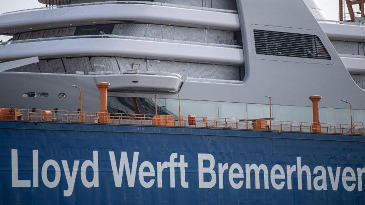 Nach der Insolvenz der Bremerhavener Lloyd-Werft suchen die Bremer Landespolitik und die Gewerkschaft IG Metall nach Wegen für einen Fortbestand des Schiffbaubetriebs. Sina Schuldt/dpa