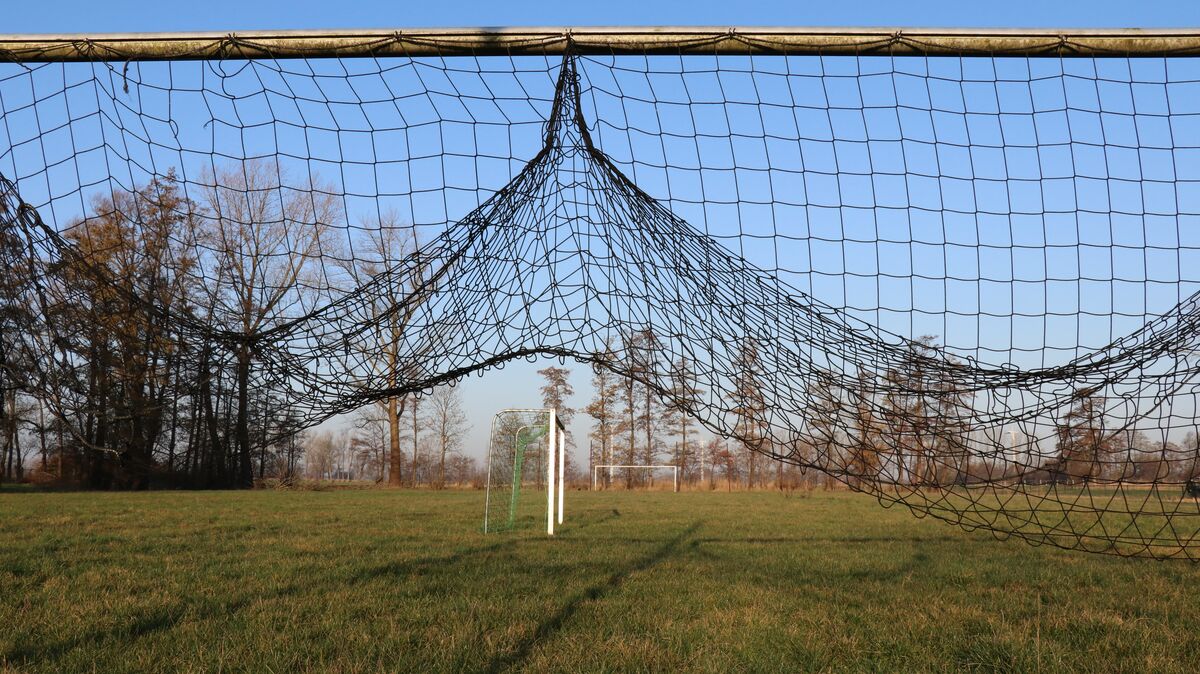 Ob auch Mannschaftssportarten wie Fußball wieder ohne Impf- oder Genesenennachweis möglich sein werden, wird noch geprüft. Foto: Unruh