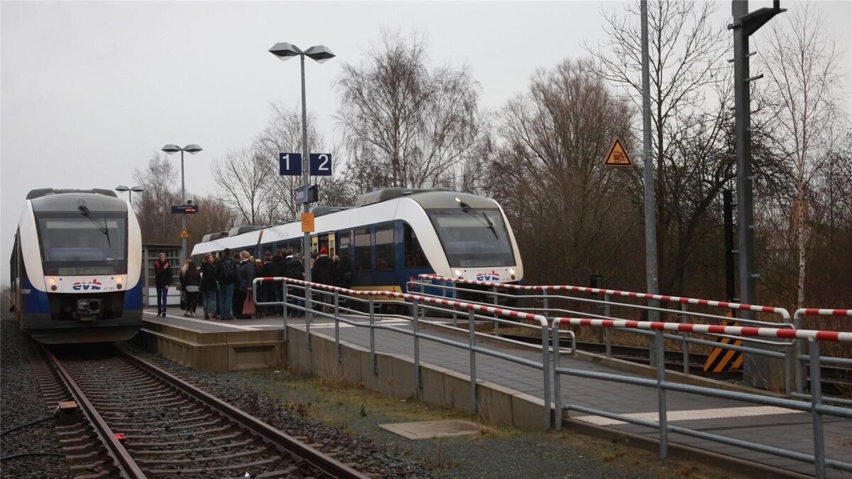 Der Familienvater, der seine Tochter von seinem eigenen Sohn töten lassen wollte, wurde am Bahnhof Dorum verhaftet, als er auf seine Frau wartete. Foto: Leuschner