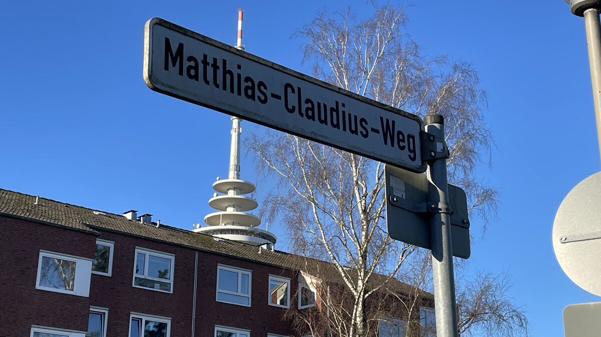 Die Polizei muss in den Matthias-Claudius-Weg ausrücken, wo der Mann mit fremden Personen aneinandergeriet. Foto: Reese-Winne