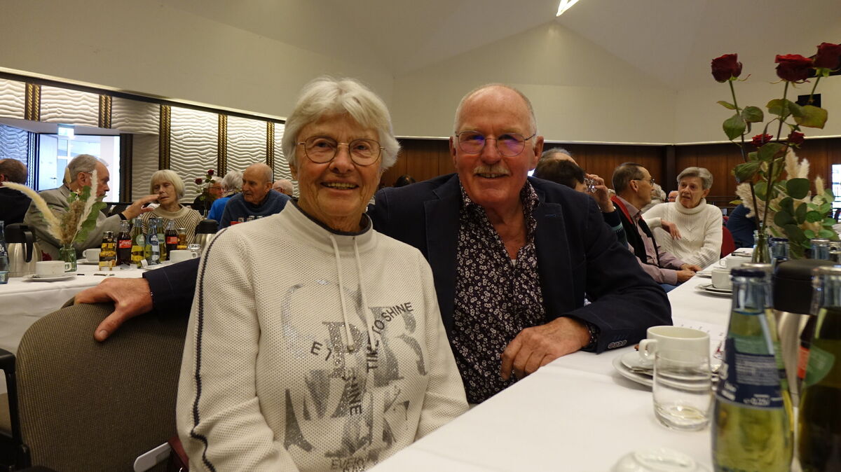 Jutta und Bernd Alzer haben sich im Alter von 18 und 19 Jahren kennengelernt - seit 60 Jahren sind sie verheiratet. Foto: Werder