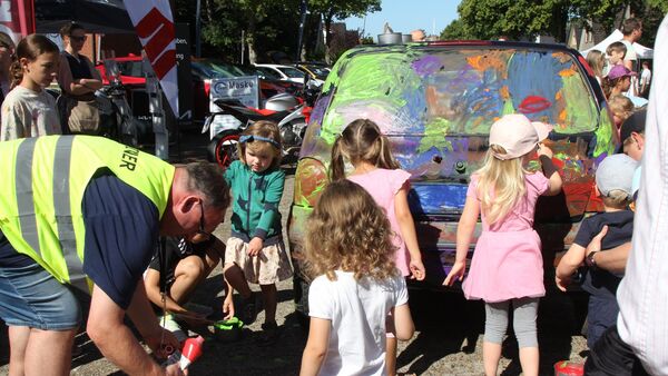Grodener Straßenfest: Musik, Flohmarkt und Spaß für alle