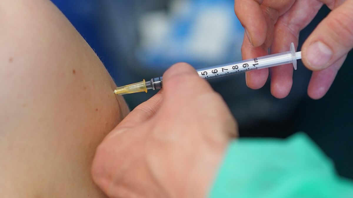 Ab dem 16. März gilt in Niedersachsen eine Corona-Impfpflicht für Beschäftige in der Pflege und im Gesundheitswesen. Foto: Carstensen/dpa
