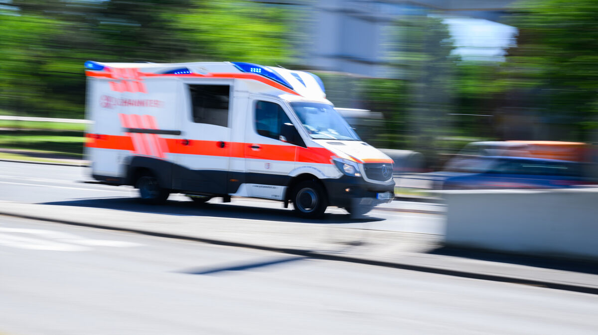 Eine 33-jährige Frau ist in Bremerhaven tödlich verletzt worden. Foto: Julian Stratenschulte/dpa