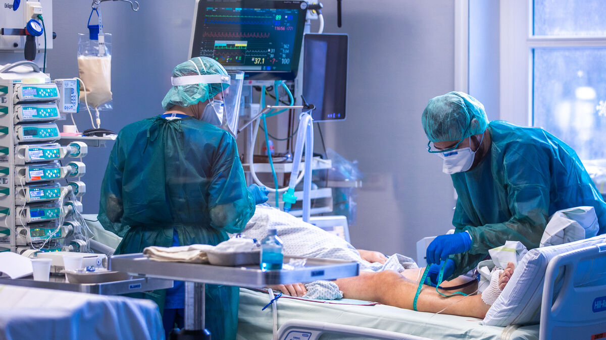 Zahlreiche Krankenhäuser in Deutschland stehen unter einem massiven Kostendruck. Auch im Cuxland: In Otterndorf erfolgte eine sogenannte "Rekommunalisierung" des "Krankenhauses Land Hadeln" durch den Landkreis Cuxhaven und die Samtgemeinde Land Hadeln als Gesellschafter. Wie man langfristig die Klinik nach dem abgeschlossenen Insolvenzverfahren wieder in ein ruhiges Fahrwasser bringen 
kann, muss sich noch zeigen. Symbolfoto: Jens Büttner / dpa