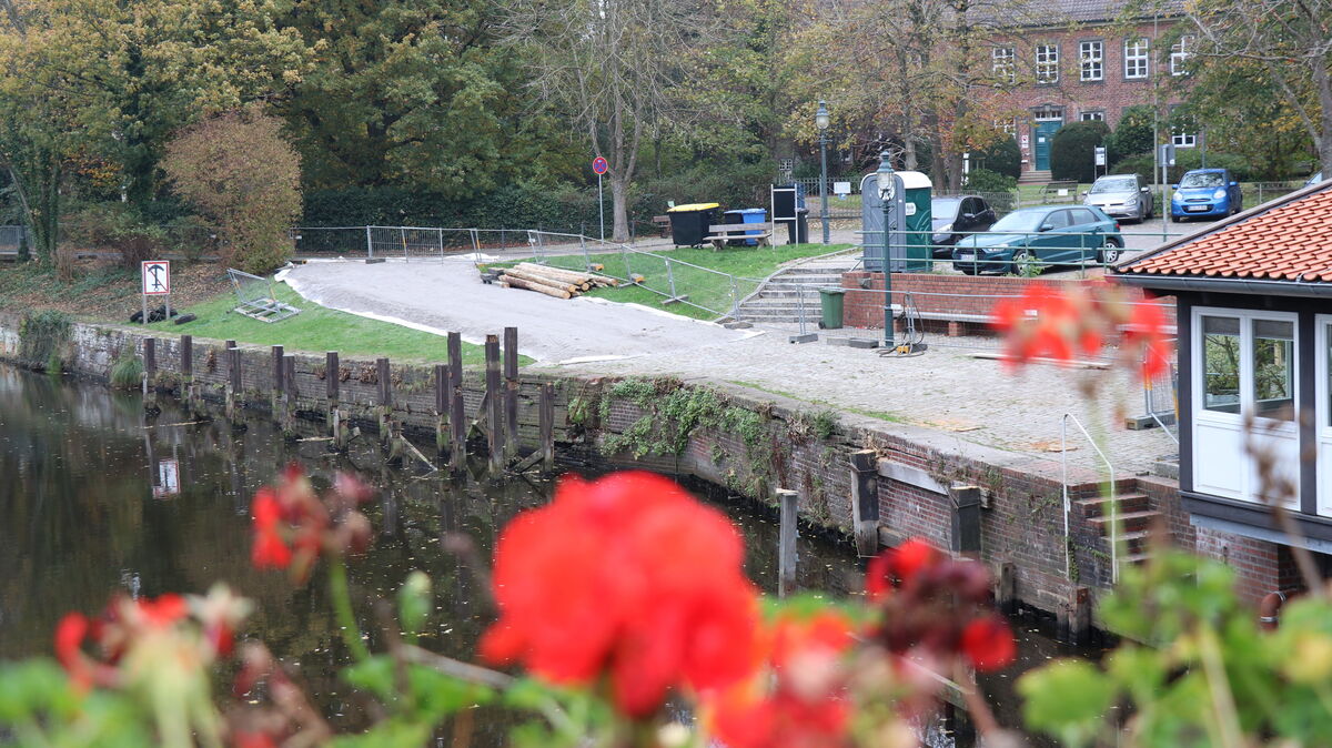 Jetzt geht's los am Großen Specken: Die in die Jahre gekommenen Ufermauer wird saniert und der Uferbereich attraktiviert. Rund 1,5 Millionen Euro kostet die komplette Maßnahme. Foto: Mangels