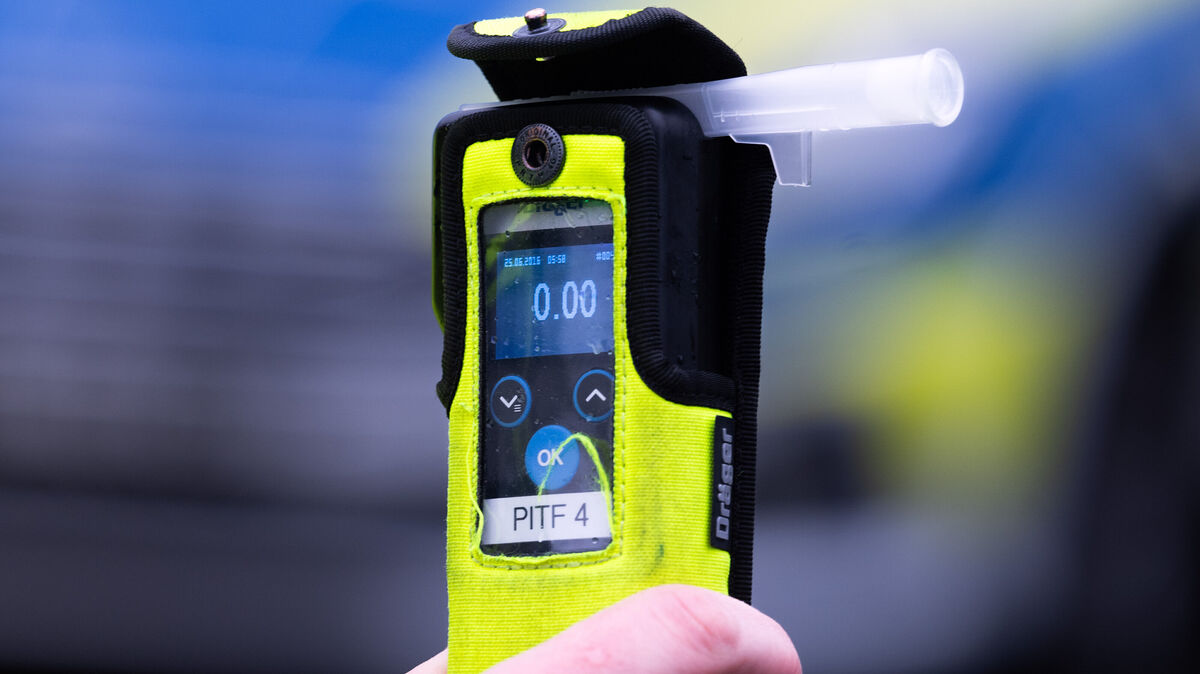 Mit 2,36 Promille fuhr der Angeklagte einen E-Scooter in Cuxhaven. Symbolfoto: dpa/Soeren Stache