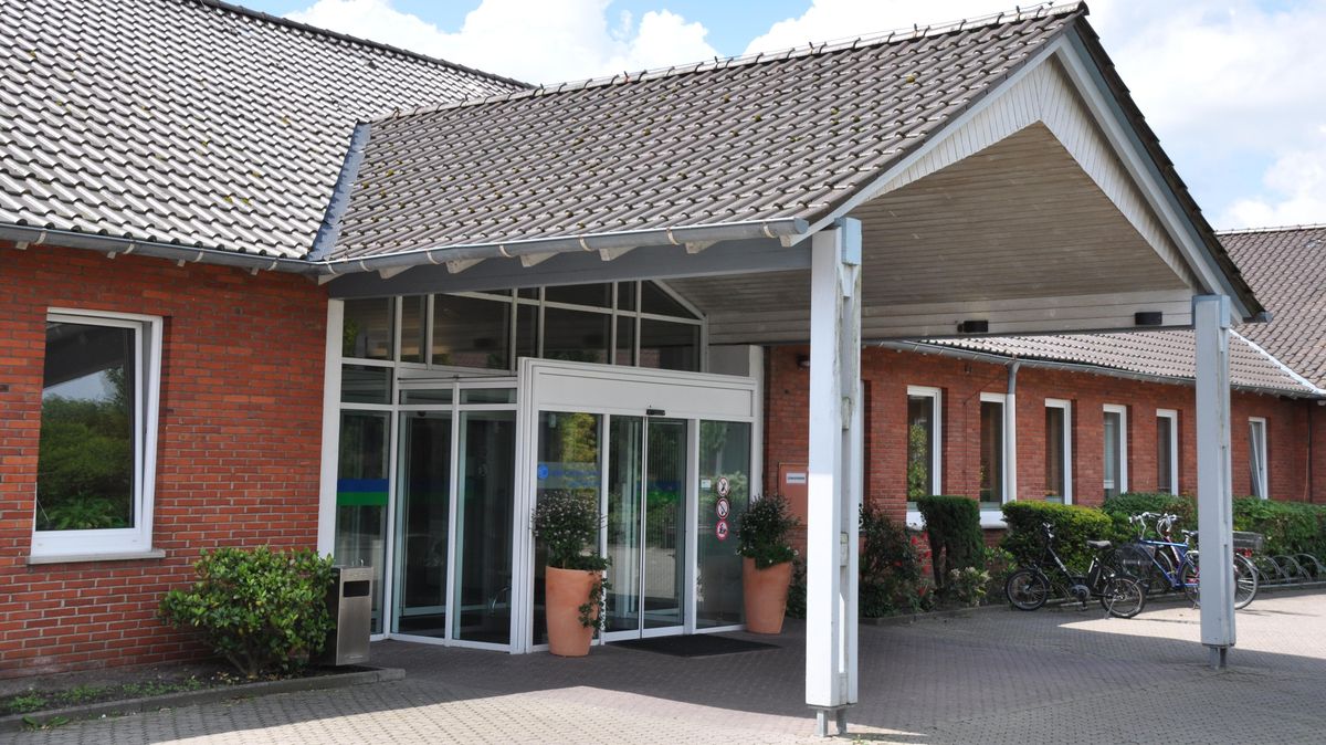 Die Klinik Otterndorf kommt einfach nicht in ruhiges Fahrwasser. Archivfoto: Kramp