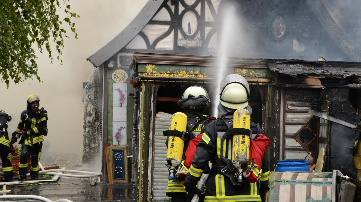Das markante Einfamilienhaus wurde bei dem Feuer komplett zerstört. Foto: Rohde