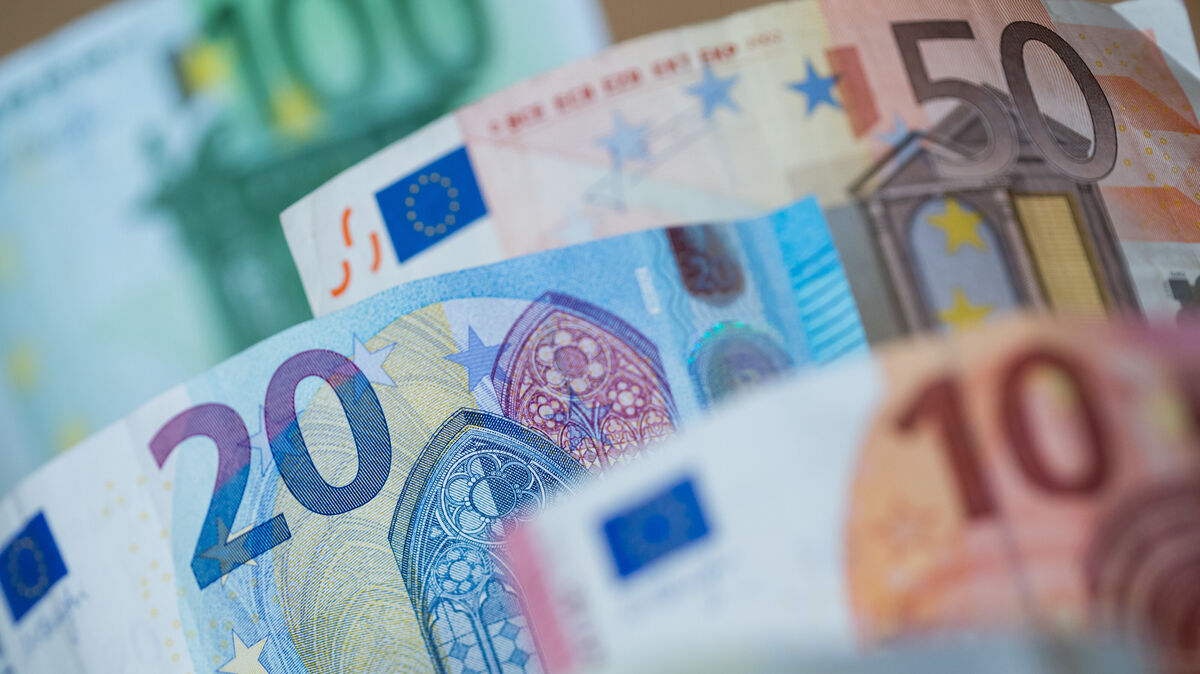 Der Landkreis Cuxhaven dürfte auch 2026 rote Zahlen jenseits der 20 Millionen Euro pro Jahr schreiben. Symbolfoto: Daniel Kammann / dpa