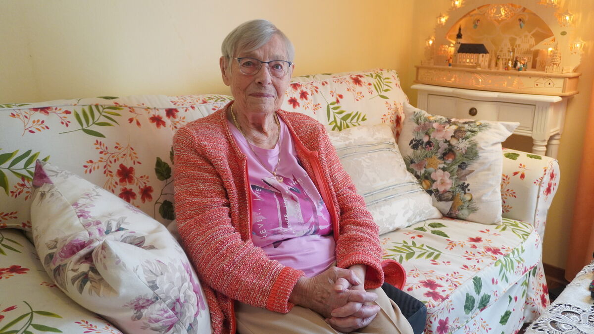 Erika Bartels wird 100 Jahre alt. Sie lebt im Haus der Pflege Ziegelkamper Höhe in Hemmoor. Foto: Brettschneider