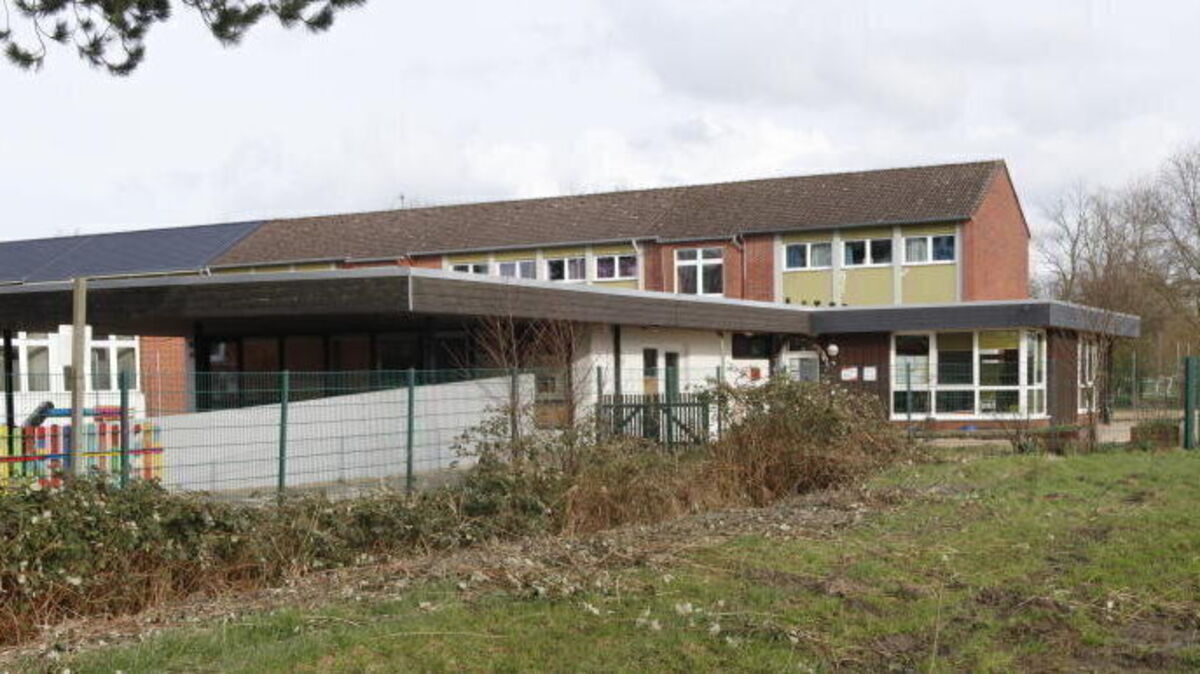 Die bestehende DRK-Kindertagesstätte in Lüdingworth braucht nicht nur Platz, das Gebäude an sich ist in die Jahre gekommen. Foto: Koppe