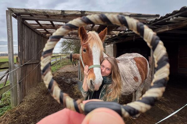 Schmuck aus Pferdehaar - Peinerin fertigt emotionale Kunst