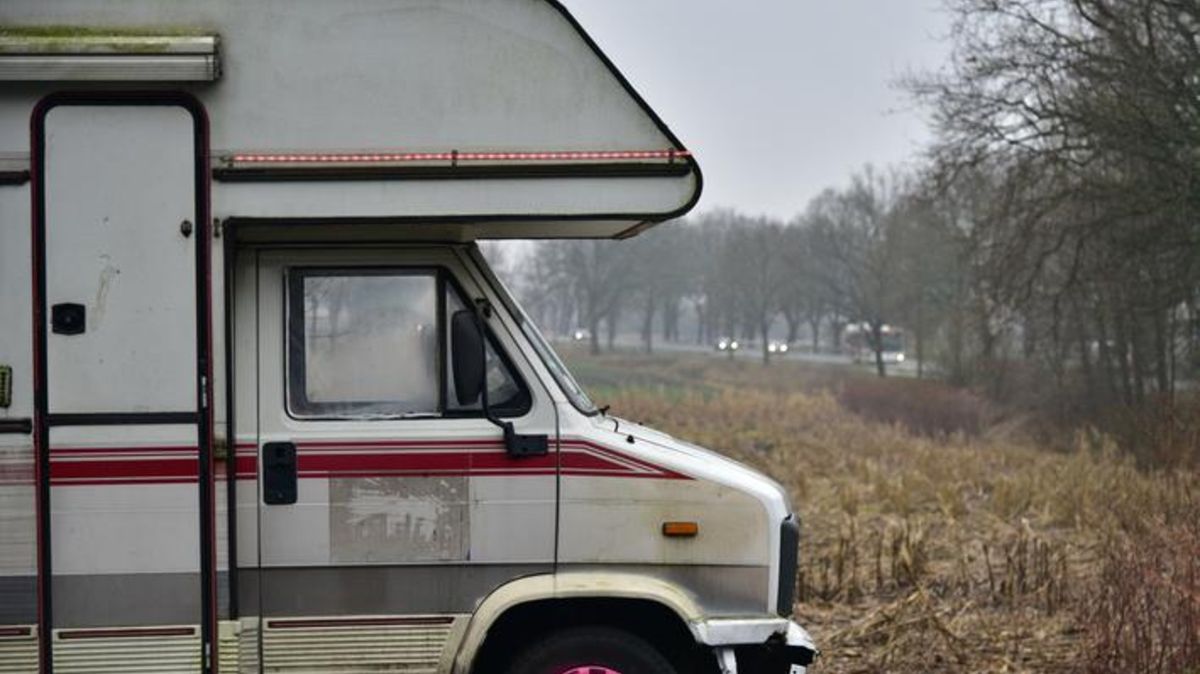 An der Bundesstraße 73 stehen immer wieder Lovemobile. Foto: Beneke