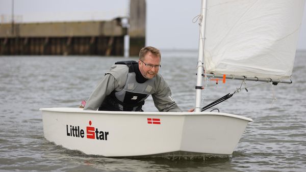Opti-Segeln in Cuxhaven: CN/NEZ-Redakteur als Spielball der Elemente