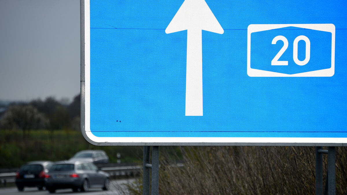 Die A20 ist in Teilen fertig. Es gibt Befürchtungen, dass die Küstenautobahn aber nicht fertig wird, weil unter anderem die feste Elbquerung gefährdet sei. Foto: Carsten Rehder/dpa