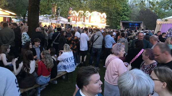 Großes Frühlingsfest in Altenwalde: Musik, Maibaum und Straßensperrung - alle Infos