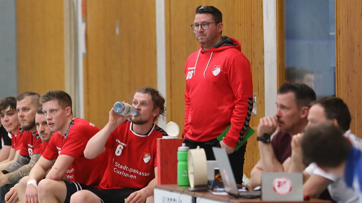 Trainer Daniel Schnautz vom Handball-Landesligisten TSV Altenwalde hatte zuletzt mit einigen Personalsorgen zu kämpfen. Foto: Unruh