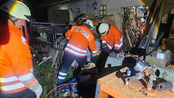 Feuerwehreinsatz in Odisheim: Glühende Aluminiumspäne lösen Großalarm aus