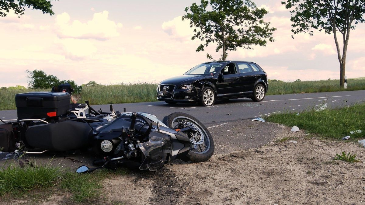 Bei einem Motorradunfall in Hemmoor wurde ein 79-Jähriger tödlich verletzt. Foto: Lange
