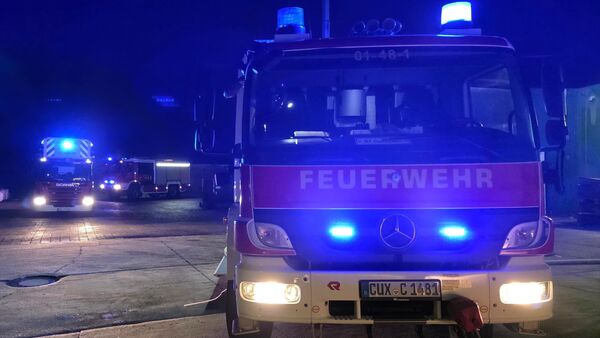 Feuer im Gewerbegebiet in Cuxhaven-Groden: Brand in Lagerhalle