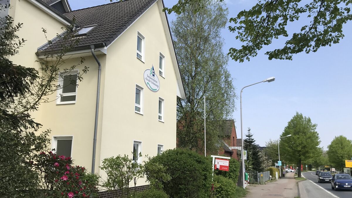 Das frühere Seniorenheim "An der Schonung" in Altenwalde steht zum Verkauf. Potenzielle Käufer könnten es nicht nach Belieben umwidmen. Foto: Reese-Winne