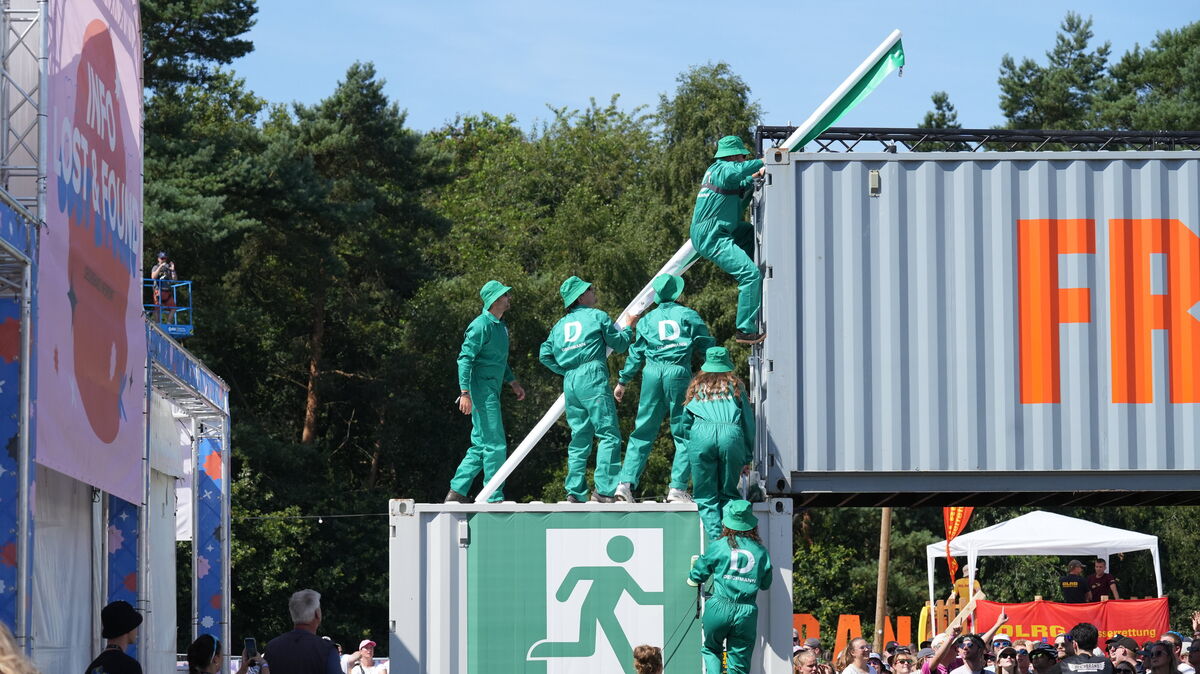Verrückte Outfits gehören zum Festival einfach dazu. Foto: Overschmidt
