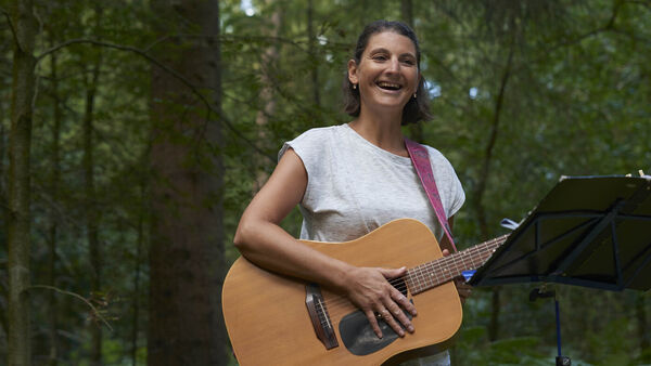 "Ich ziehe ganz viel Energie aus Musik": Otterndorferin beim "Fête de la Musique"