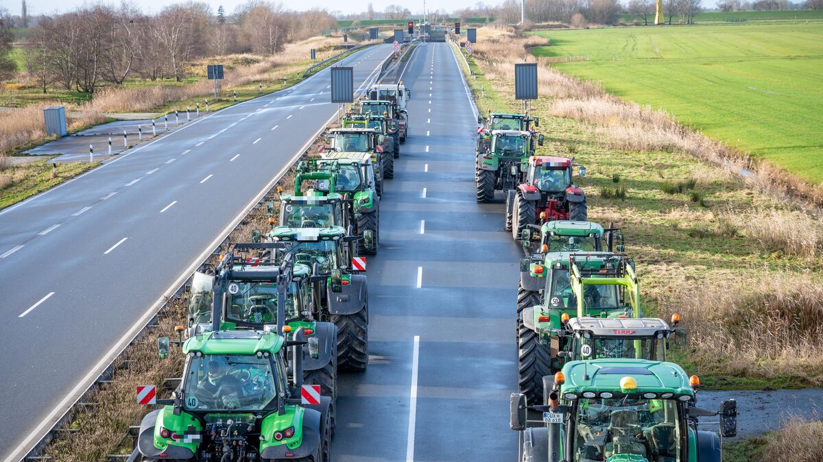 Bereits am 20. Dezember blockierten einige Landwirte den Wesertunnel. Foto: Scheschonka