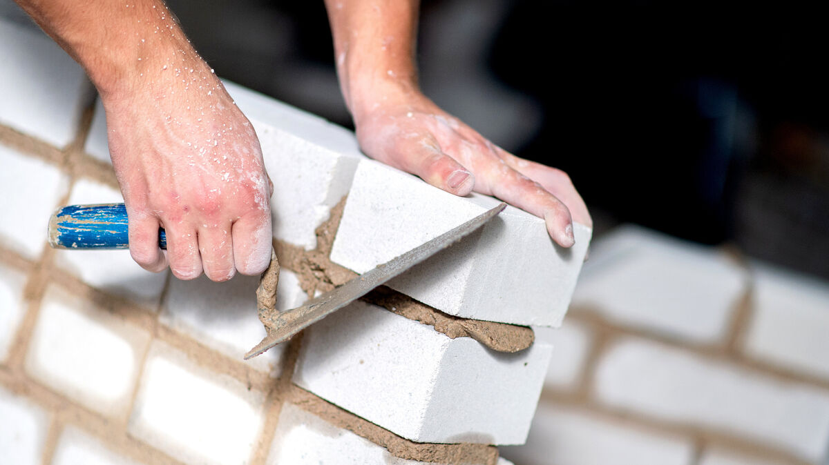 In der Gemeinde Hechthausen sind bereits in den vergangenen Jahren zahlreiche Baufirmen angerückt, um Projekte im Rahmen der "Dorfregion" abzuschließen. Dieses Programm ist noch nicht beendet. Foto: Hauke-Christian Dittrich/dpa