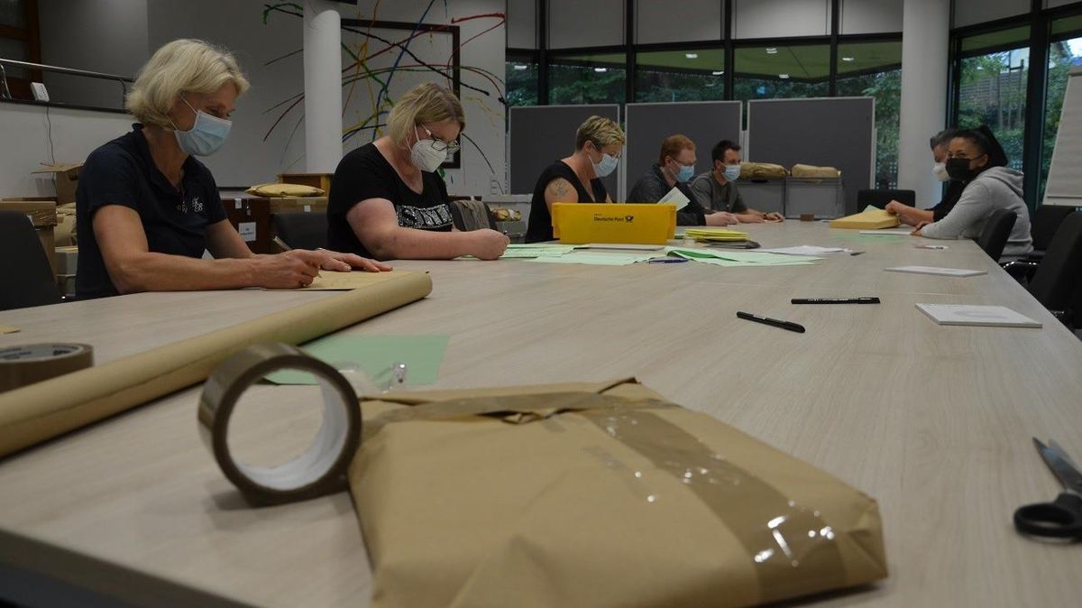 Im Langener Rathaus ist nach der Kommunalwahl ein Karton mit 181 Wahlbriefen entdeckt worden. Es musste neu ausgezählt werden. Foto: Stadt Geestland