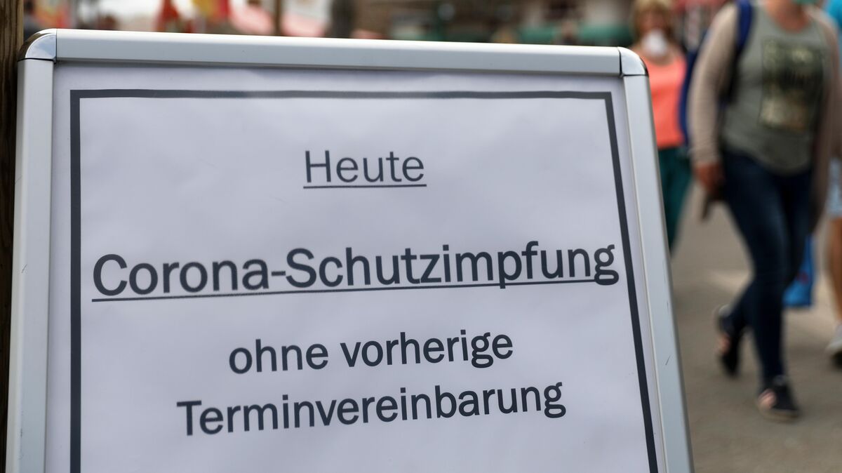 Das stationäre Impfangebot im City-Center Cuxhaven wird in der kommenden Woche starten, das teilt der Landkreis in seinem aktuellen Lagebericht mit. Impfungen sind dort auch ohne Termin möglich. Foto: dpa / Bernd Wüstneck