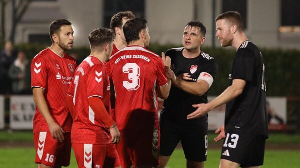 Derby in Cuxhaven: Altenwalde fehlen nur Zentimeter