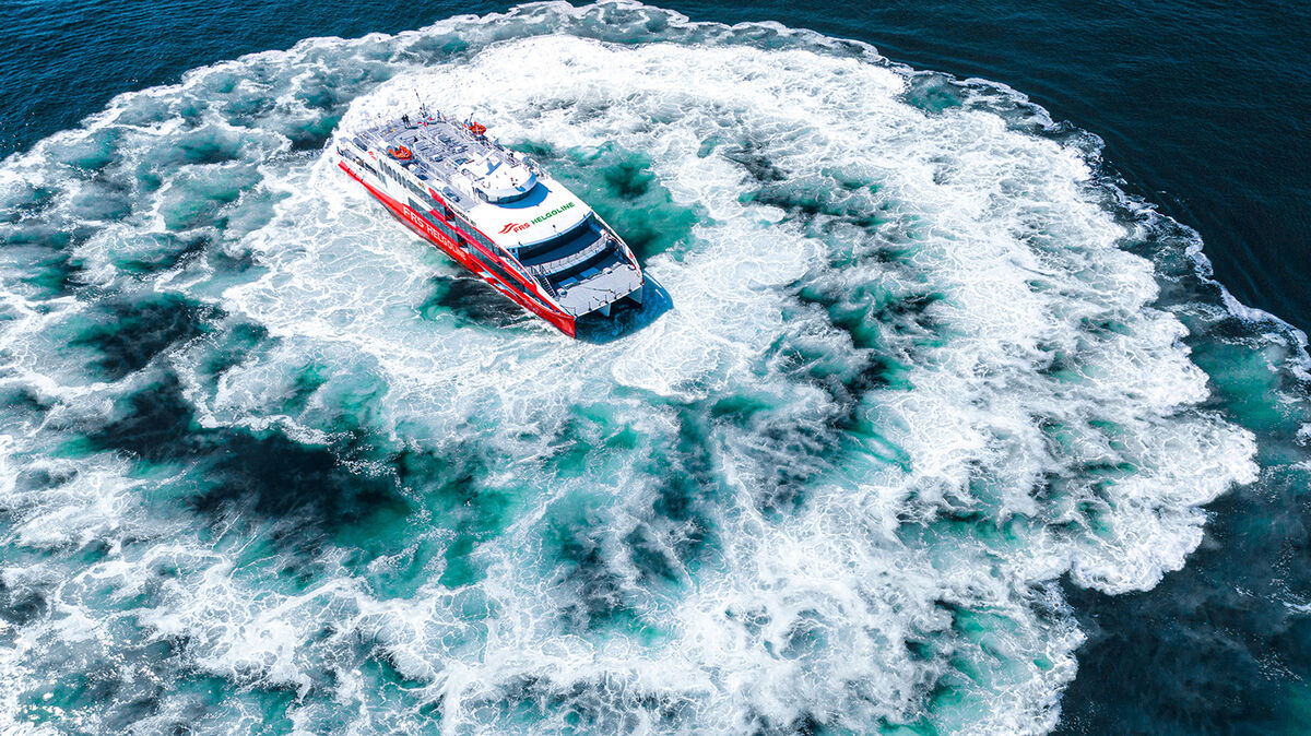 Der Katamaran „Halunder Jet“ ist in die neue Saison gestartet und läuft ab sofort wieder Cuxhaven an. Foto: FRS