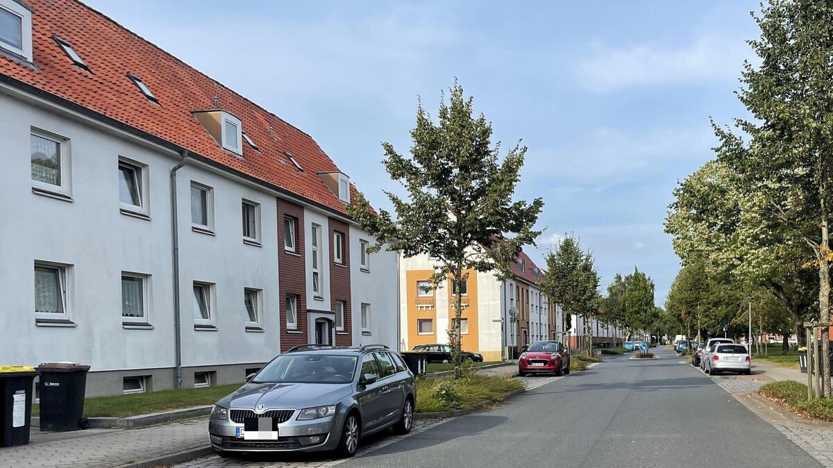In einer Wohnung in der Cuxhavener Lehfeldstraße war es in der Nacht zum 23. November 2024 zu einer Auseinandersetzung mehrerer Personen gekommen. Einer der Anwesenden wurde dabei mit einem Messer verletzt. Der Urheber dieser Verletzungen wurde am Dienstag freigesprochen. Foto: Koppe