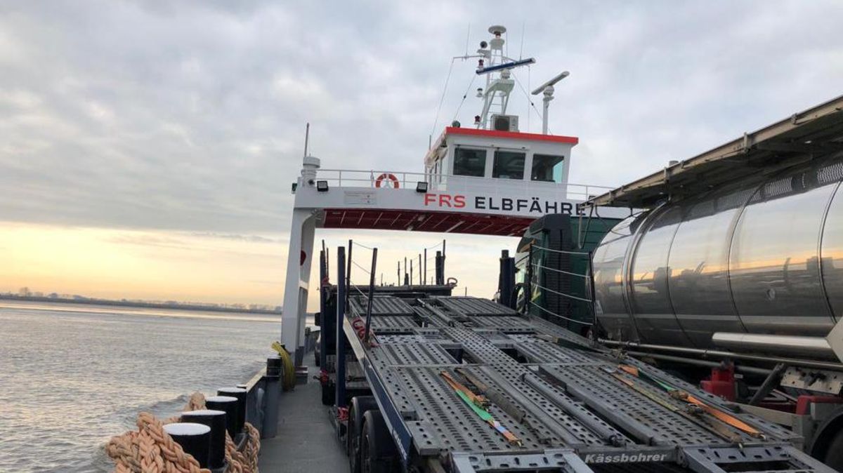 Elbfähre zwischen Wischhafen und Glückstadt fährt wieder planmäßig CNV Medien Elbfähre zwischen Wischhafen und Glückstadt fährt wieder planmäßig CNV Medien