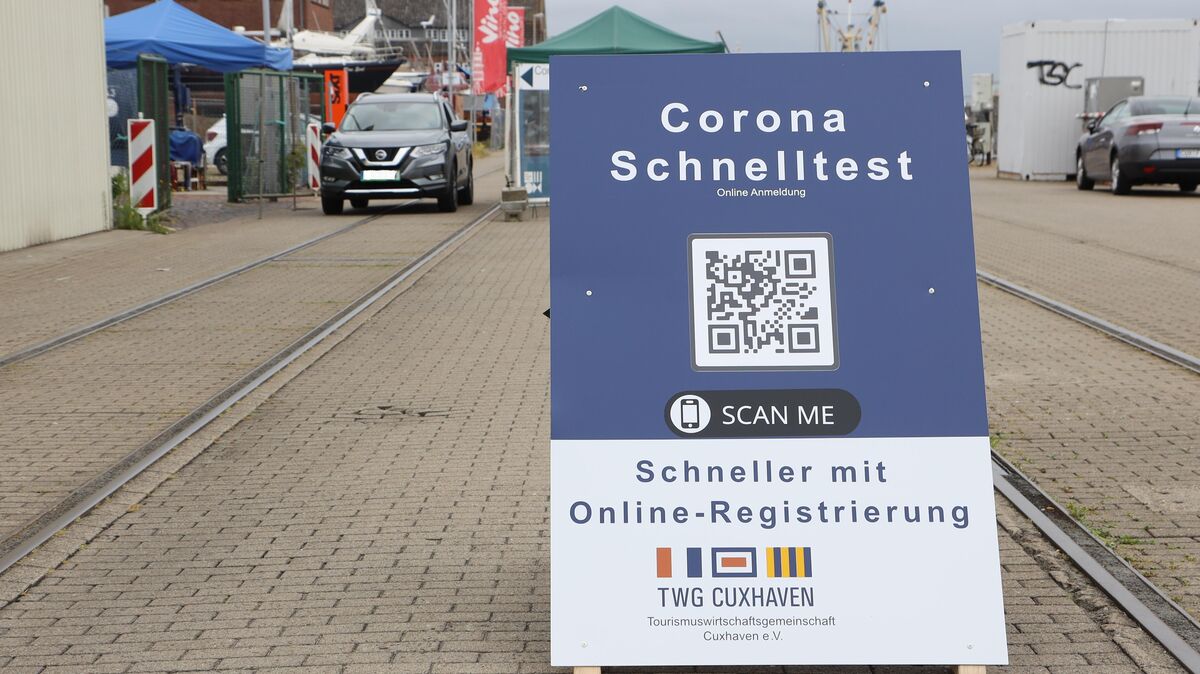 Mehr zu tun für die Teststationen im Kreis Cuxhaven (hier die TWG-Teststation im Alten Fischereihafen von Cuxhaven): In der vergangenen Woche ist der Anteil der Tests mit positivem Ergebnis erneut angestiegen. Archivfoto: Unruh