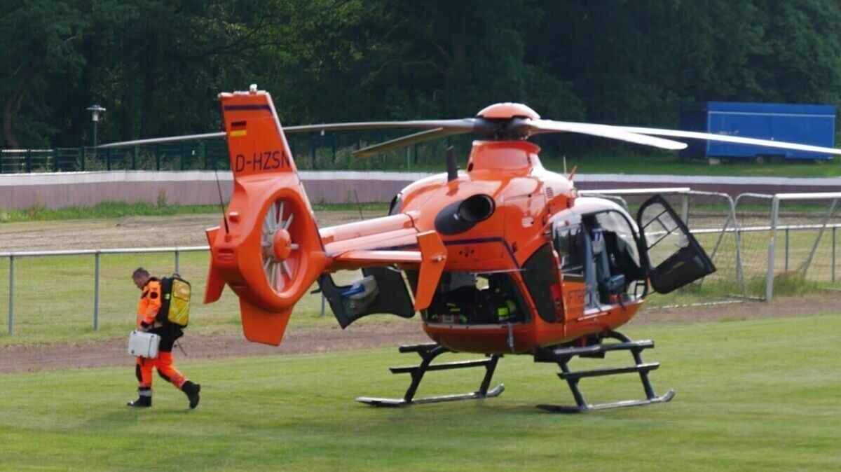 Mit einem Rettungshubschrauber musste die Ehefrau des Angeklagten in ein Krankenhaus geflogen werden. Archivfoto: Lange