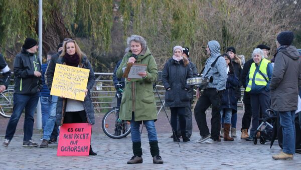 Impfen oder nicht? Grüne treffen sich nach Corona-Demos in Cuxhaven zum Streitgespräch