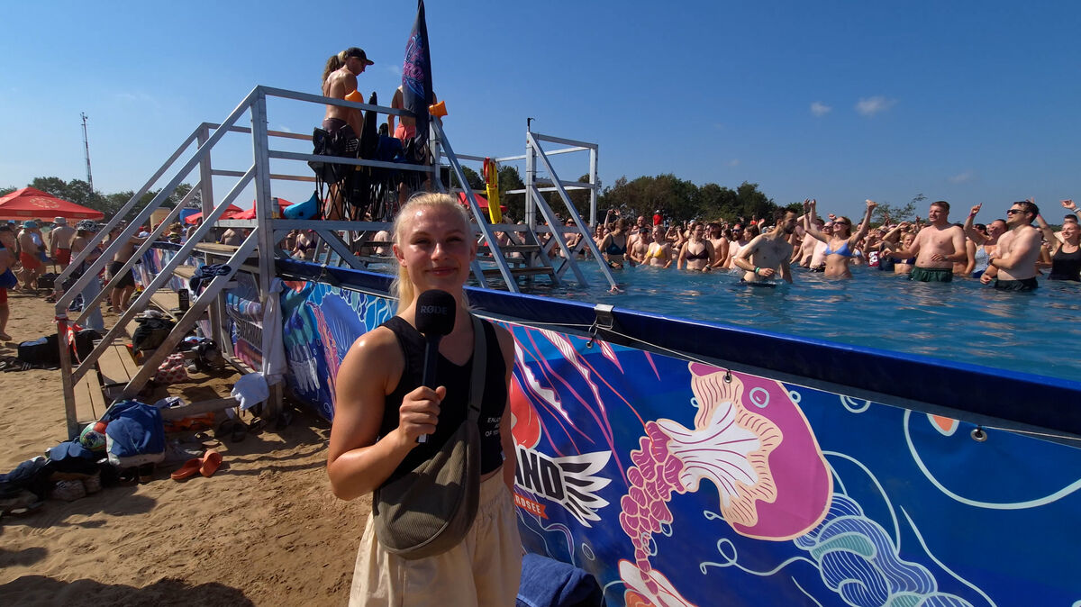Marie Petersen hat die Action im XXL-Pool beim Deichbrand unter die Lupe genommen. Foto: Petersen