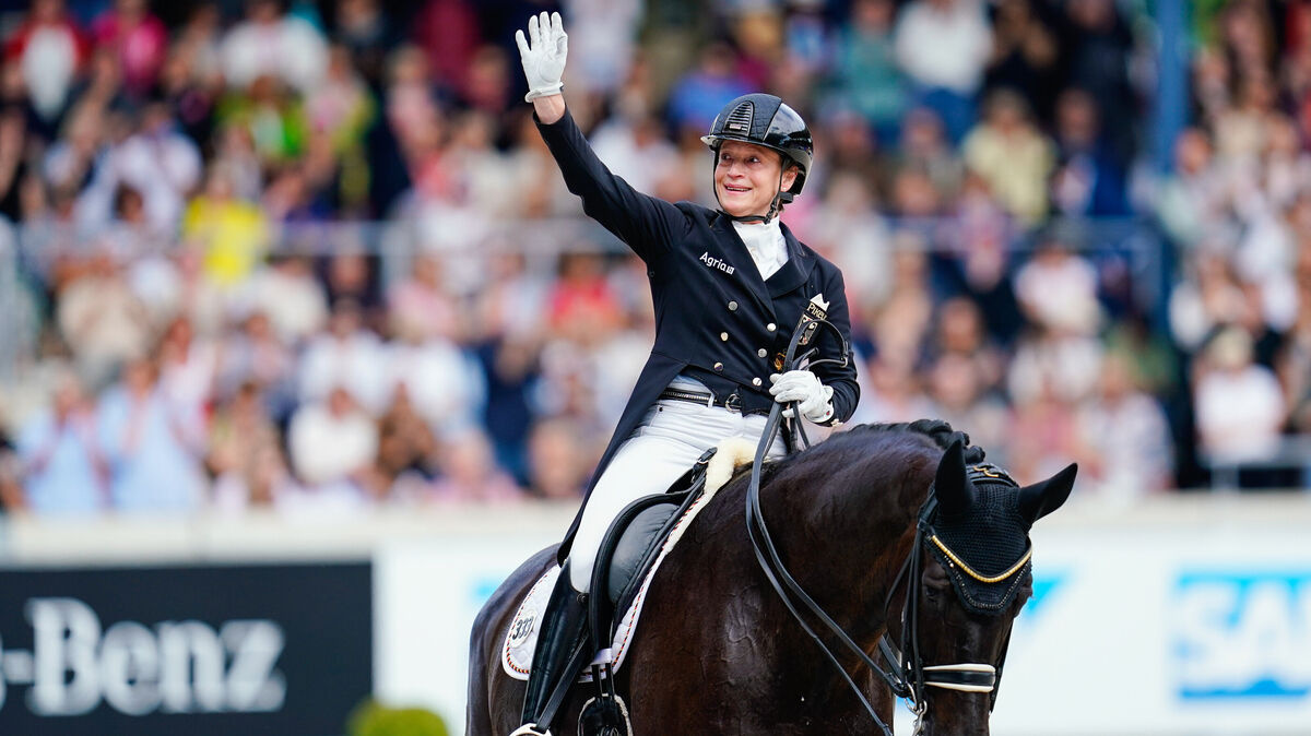 Die deutsche Dressurreiterin Isabell Werth, hier auf dem Pferd Wendy de Fontaine, wird in Elmlohe an den Start gehen. Foto: Uwe Anspach/dpa