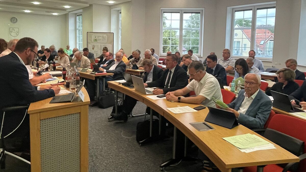 In seiner letzten Sitzung vor der politischen Sommerpause stimmte der Rats der Stadt (Bild) einem Konzept zur Steuerung der Beherbergungsnutzung zu. Rund zwei Jahre wat über das Strategiepapier diskutiert worden. Foto: Koppe