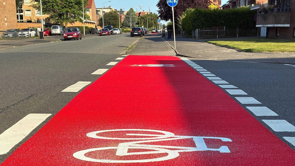 Zunächst erfolgen die Arbeiten an besonders stark genutzten Radverkehrsachsen und Hauptstraßen des Autoverkehrs - wie hier in der Wagnerstraße. Foto: Stadt Cuxhaven