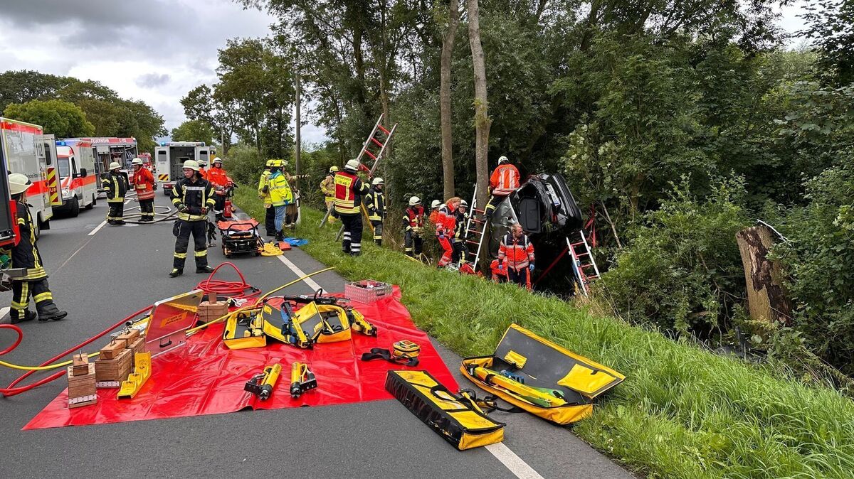 Die Unfallstelle liegt auf der B73 zwischen Altenbruch und Otterndorf. Foto: Feuerwehr Otterndorf