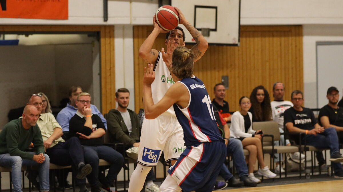 Darron McDuffie war mit 20 Punkten erfolgreichster Werfer bei den Cuxhaven BasCats. Foto: Unruh