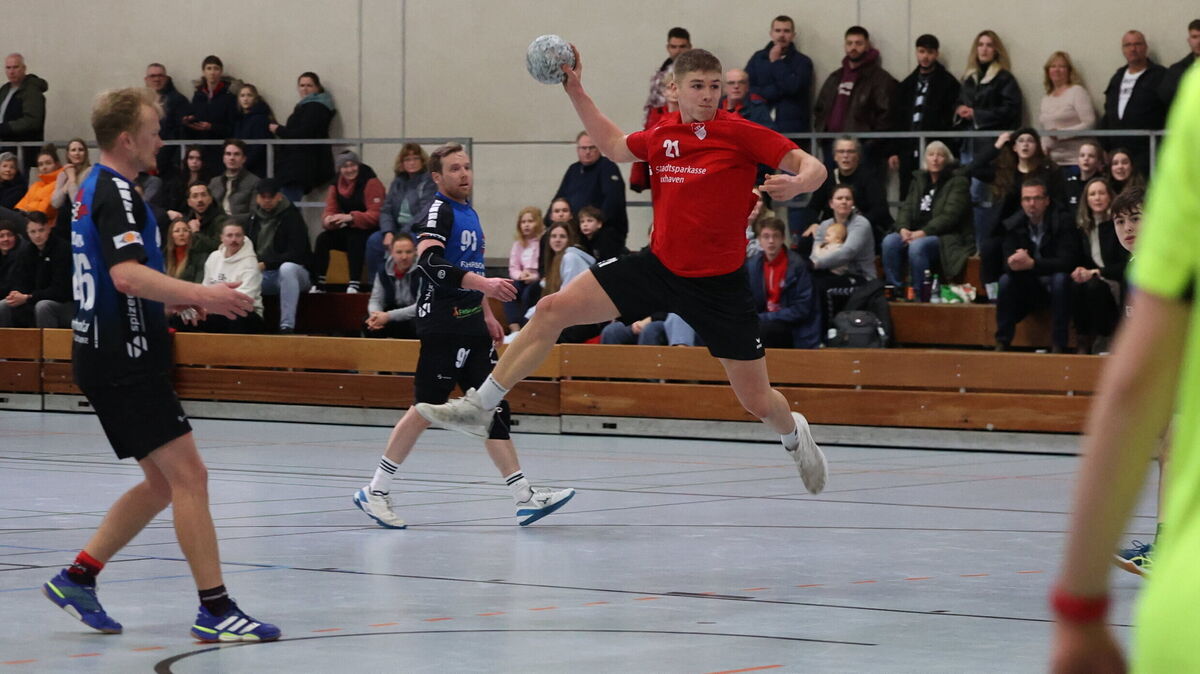 Matthis Schriever vom TSV Altenwalde machte im Spiel gegen den Spitzenreiter HSG LiGra den Unterschied. Foto: May