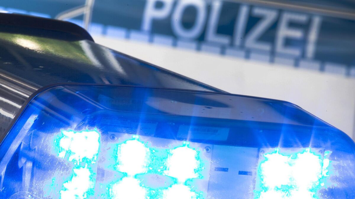 Am Donnerstagvormittag ist die Polizei Cuxhaven zu einem Großeinsatz nach Stotel ausgerückt: Dort war nach einer Prügelei ein Schuss gefallen. Foto: Friso Gentsch