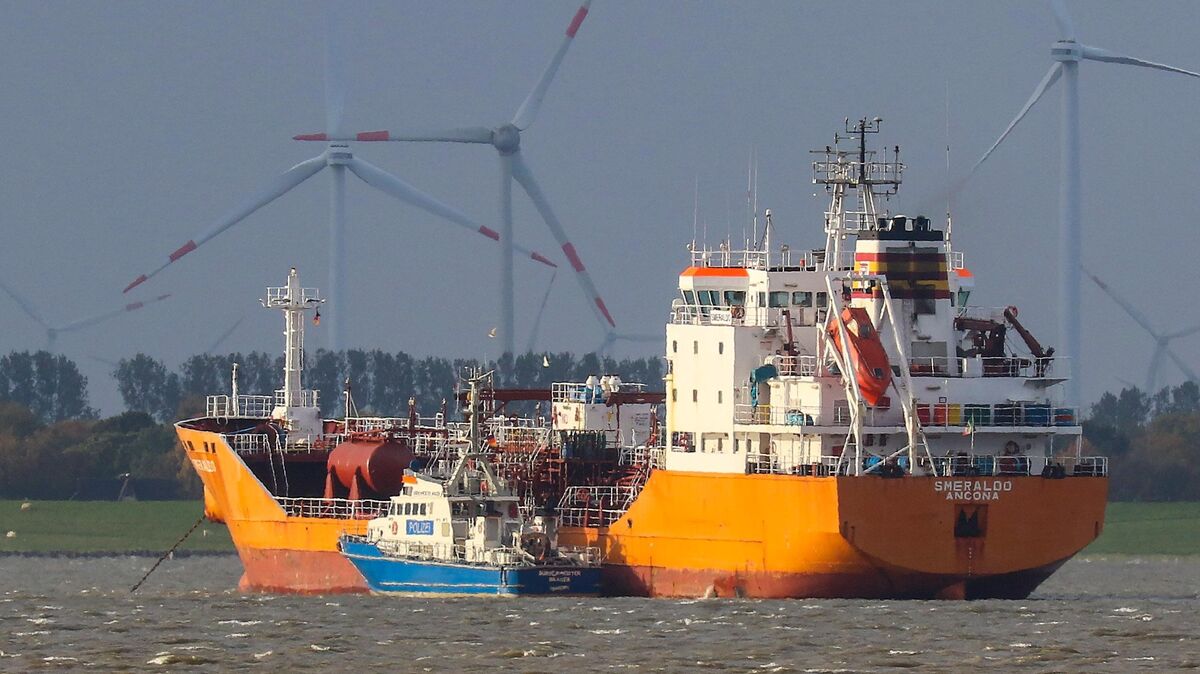 Am Donnerstag kam es auf der Elbe bei Brunsbüttel zu der Kollision zweier Schiffe. Foto: Walter Rademacher